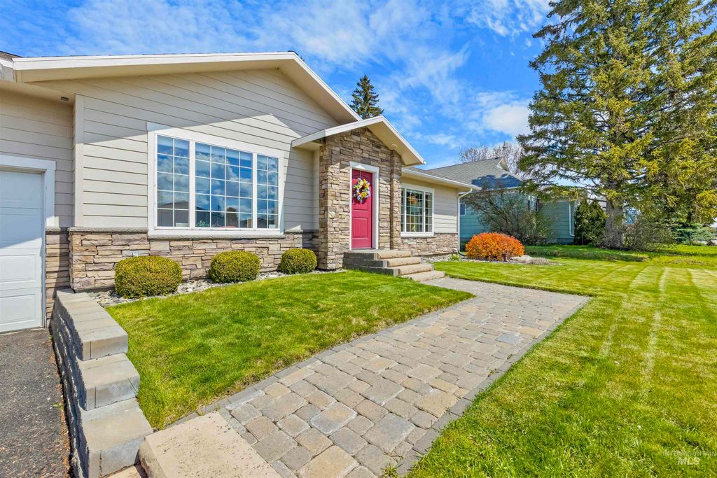 Photo of 404 Halliday St, Craigmont, ID 83523 (MLS # 98984447)
