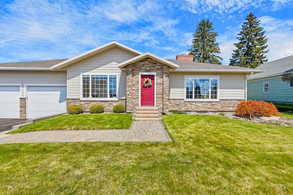 Photo of 404 Halliday St, Craigmont, ID 83523 (MLS # 98984447)