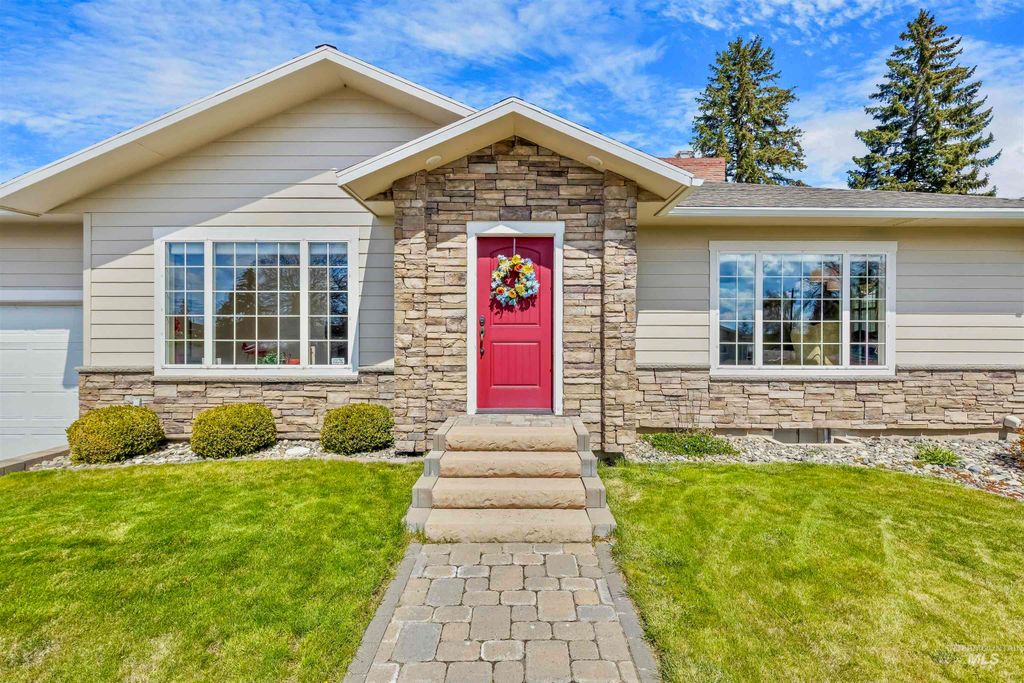 Photo of 404 Halliday St, Craigmont, ID 83523 (MLS # 98984447)