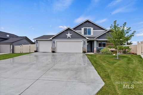 Photo of 1211 Mahogany St, Parma, ID 83660 (MLS # 98966668)