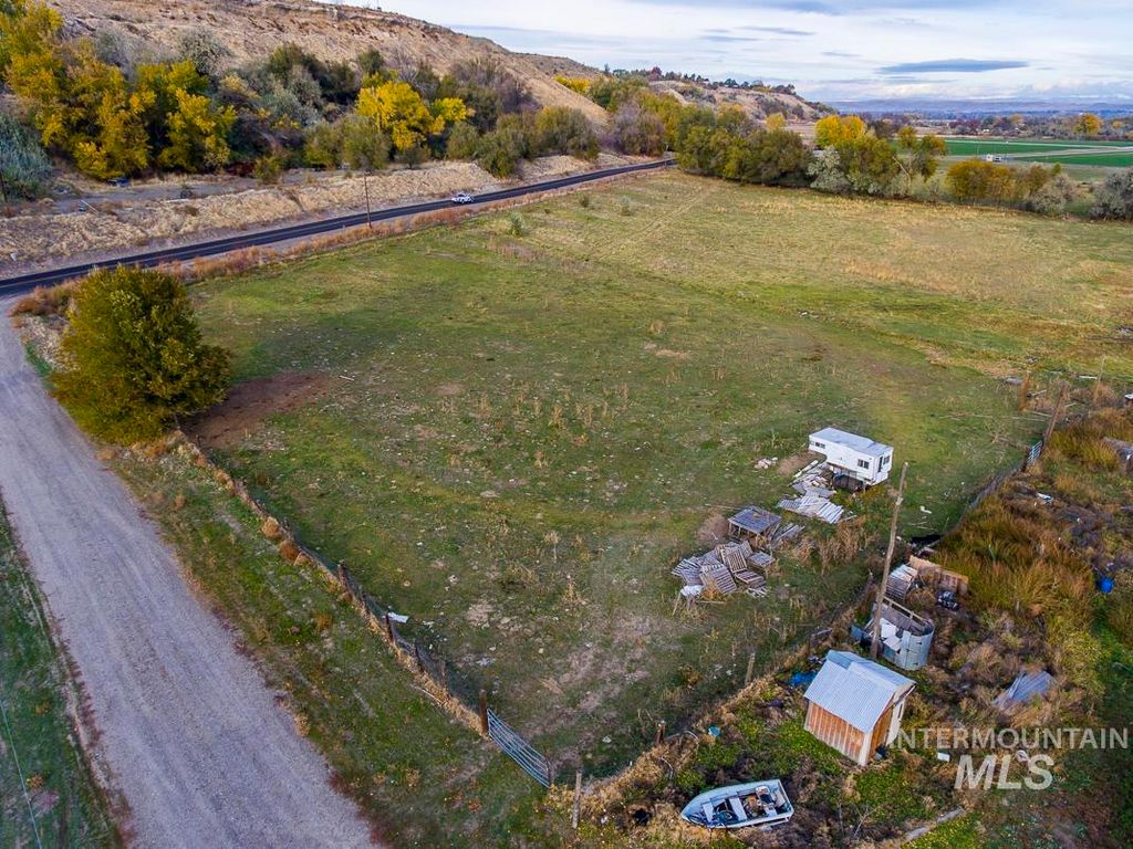 Photo of 603 Foothill Dr, Ontario, OR 97914 (MLS # 98966949)