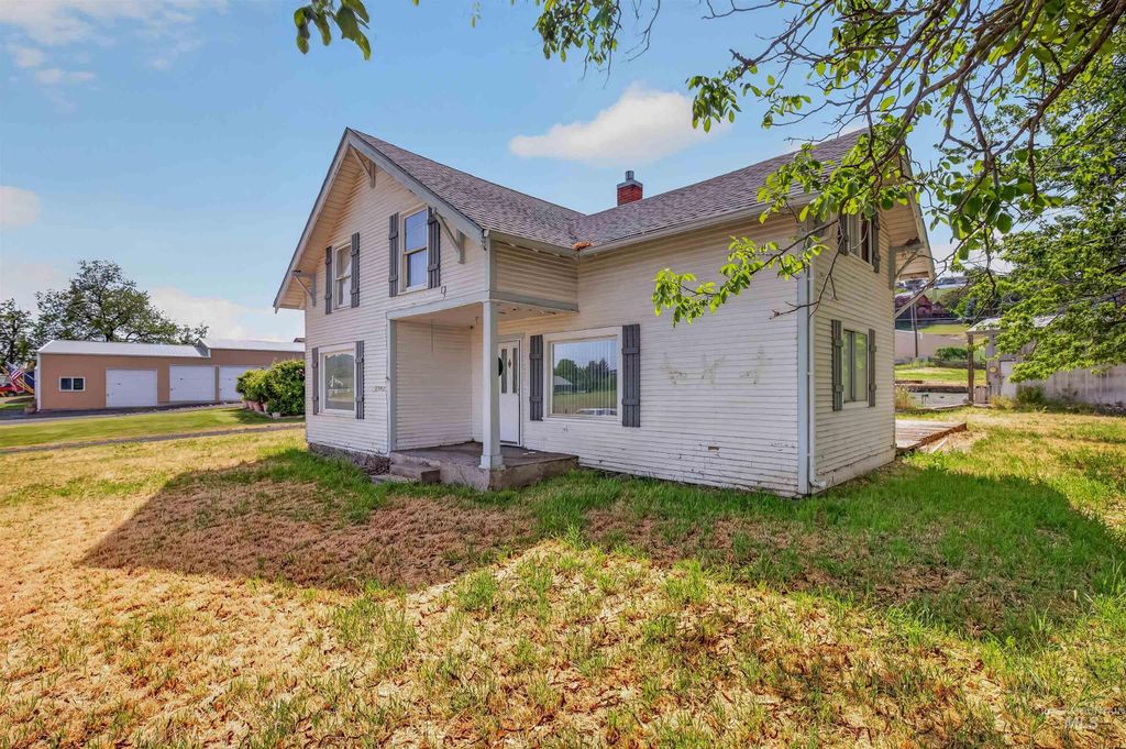 Photo of 2042 13th Street, Clarkston, WA 99403 (MLS # 98986344)
