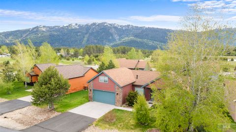 Photo of 15 Buckskin Drive, Donnelly, ID 83615 (MLS # 98987556)