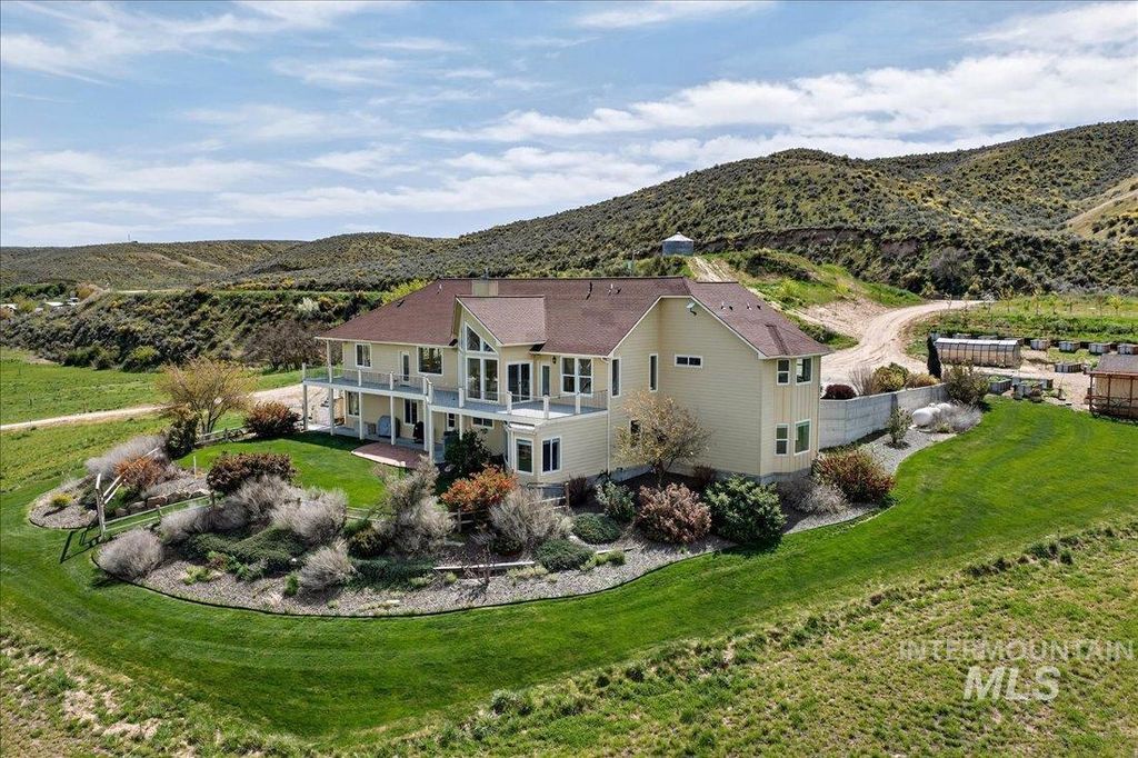 Photo of 3640 Bishop Road, Emmett, ID 83617 (MLS # 98970321)