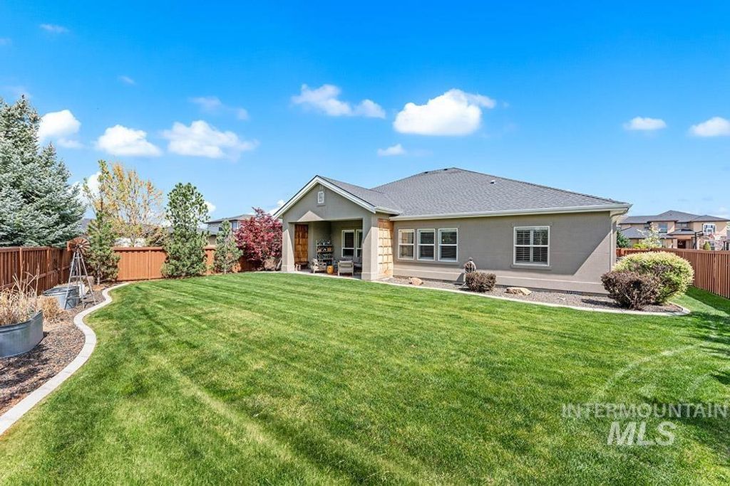Photo of 6635 S Liveoak Pl, Boise, ID 83716 (MLS # 98982486)