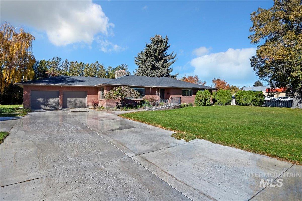 2240 Overland Ave.