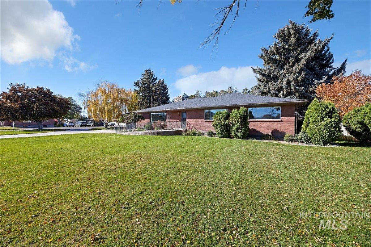 2240 Overland Ave.