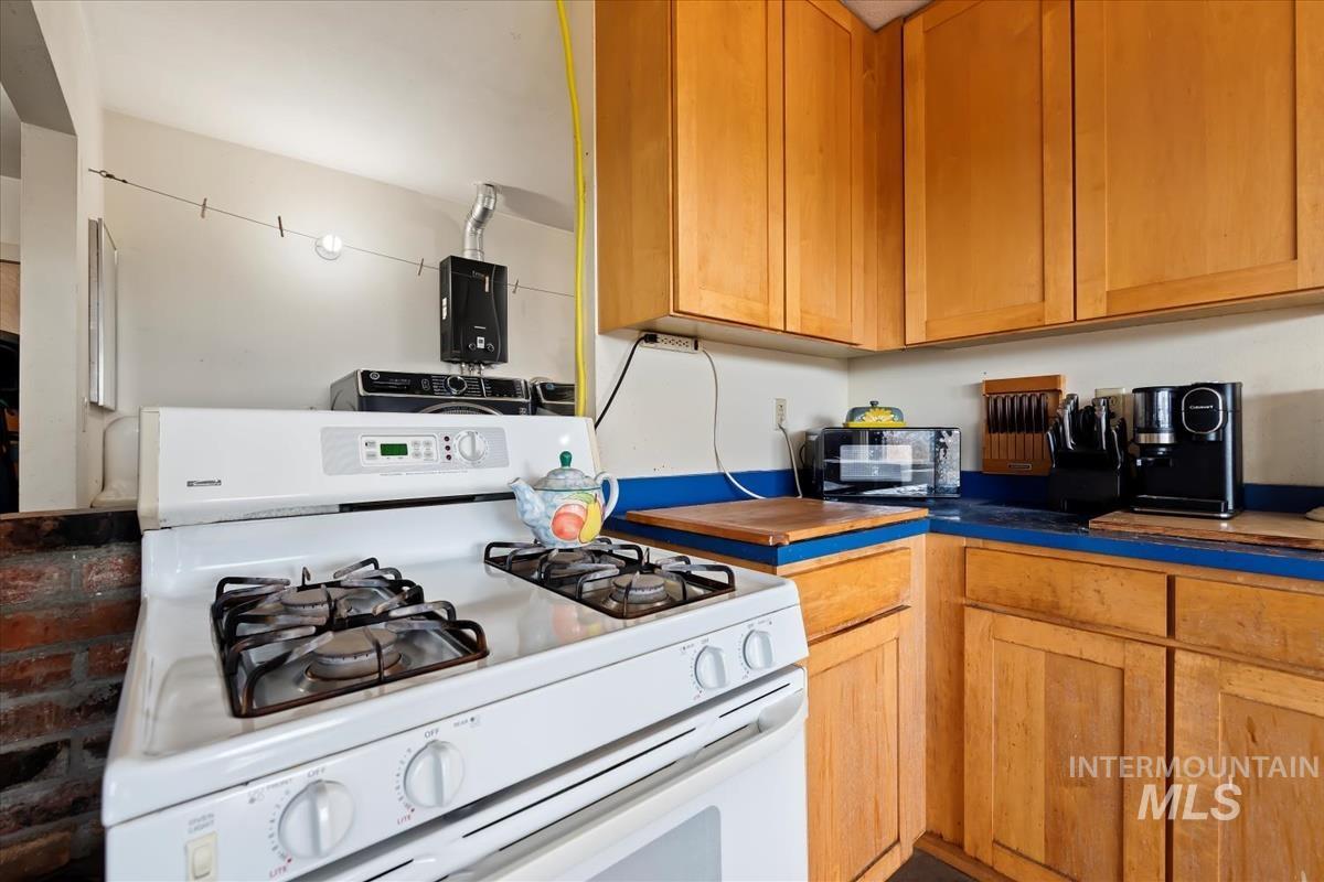 Kitchen with gas range gas stove