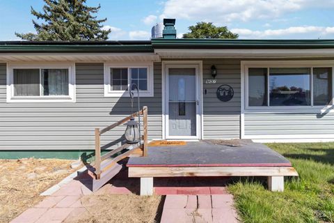 Photo of 907 E Curtis Ave, Parma, ID 83660 (MLS # 98962620)