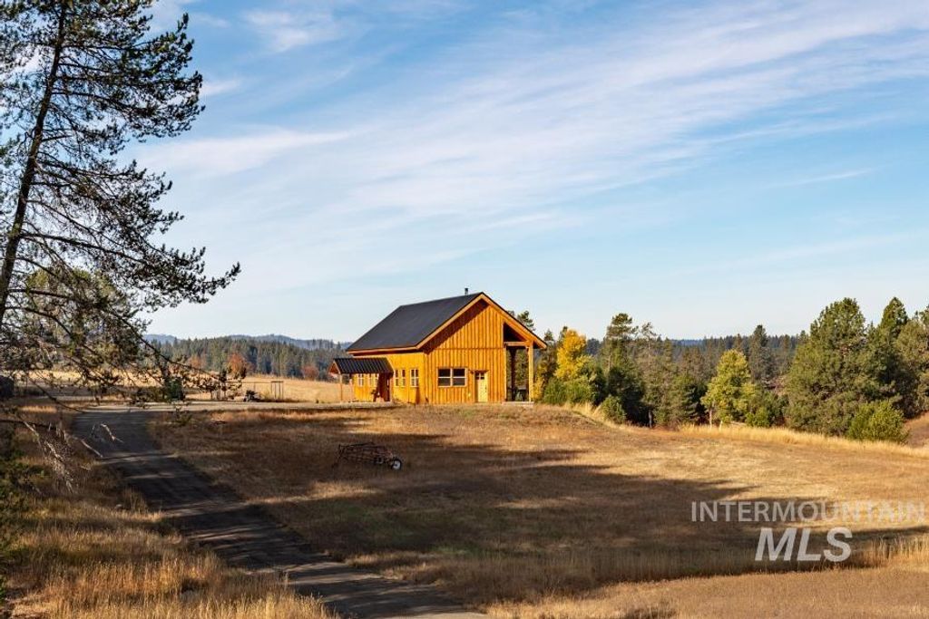 Photo of 1031 Freedom Ln, Deary, ID 83823 (MLS # 98965576)