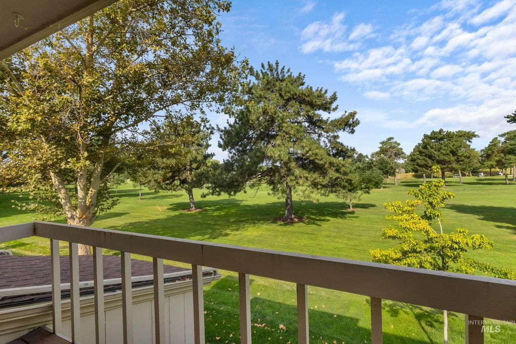 Photo of 3001 S S Roosevelt St Apt 16 St #16, Boise, ID 83705 (MLS # 98965768)