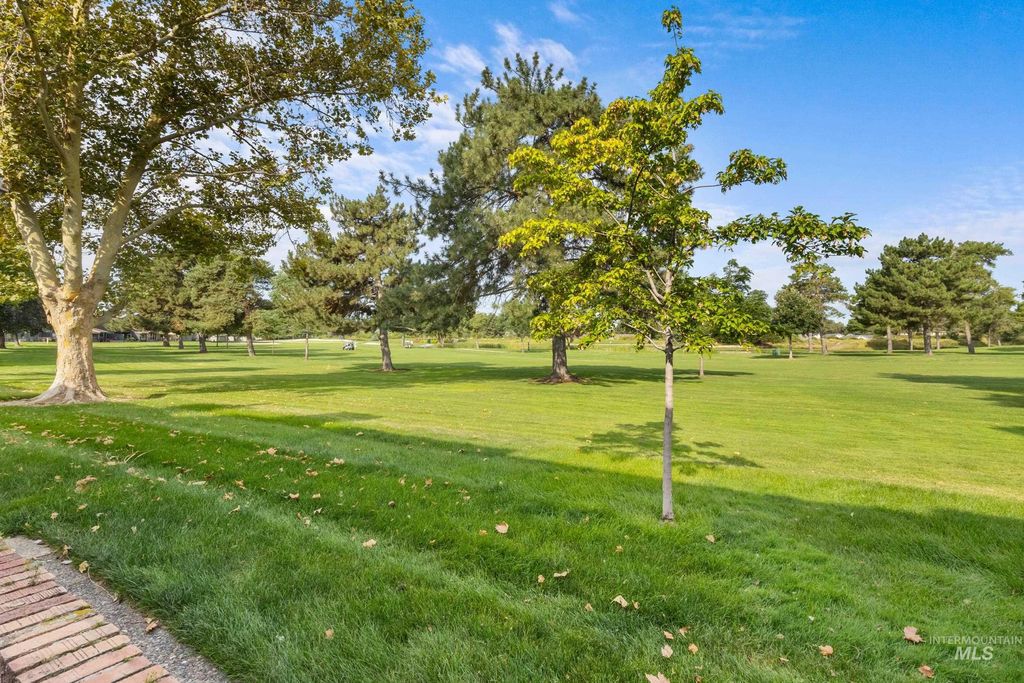 Photo of 3001 S S Roosevelt St Apt 16 St #16, Boise, ID 83705 (MLS # 98965768)