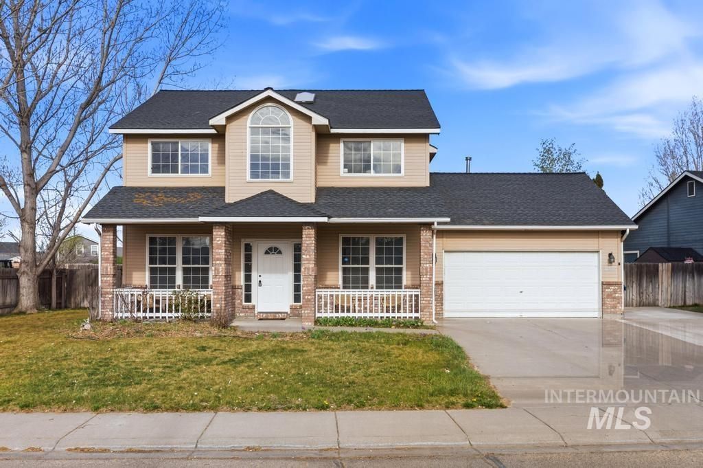 Photo of 650 Teton Dr, Mountain Home, ID 83647 (MLS # 98979449)