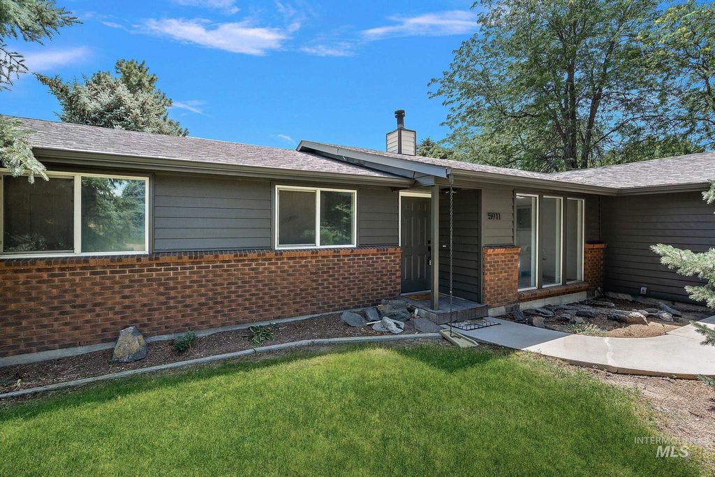 Photo of 5911 Clark Pl, Nampa, ID 83687 (MLS # 98972168)