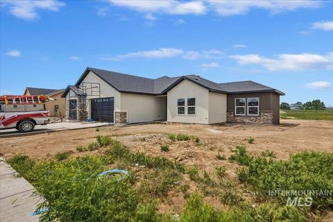Photo of 1121 Moss, Rupert, ID 83350 (MLS # 98986369)