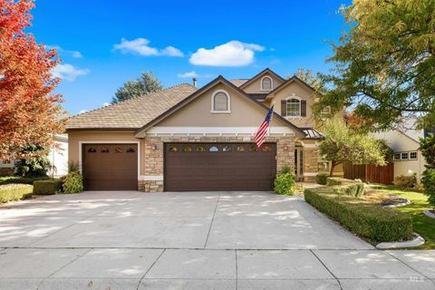 1146 N Falling Water Way Eagle ID 83616
