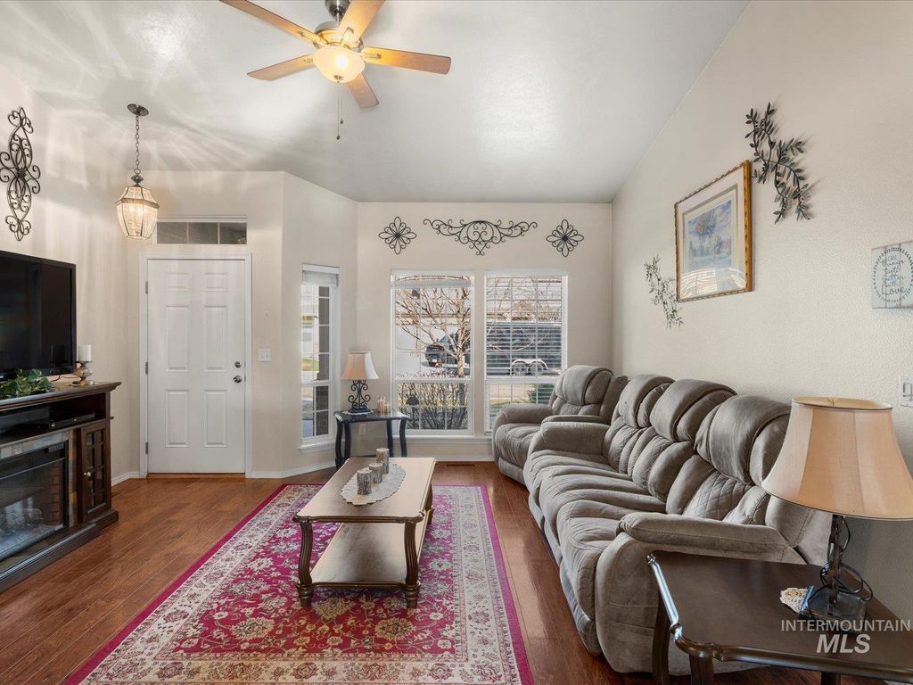 Photo of 10651 Pipevine Dr, Nampa, ID 83687 (MLS # 98971845)