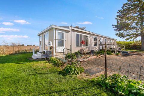 Photo of 1244 E 3600 N, Buhl, ID 83316 (MLS # 98965129)