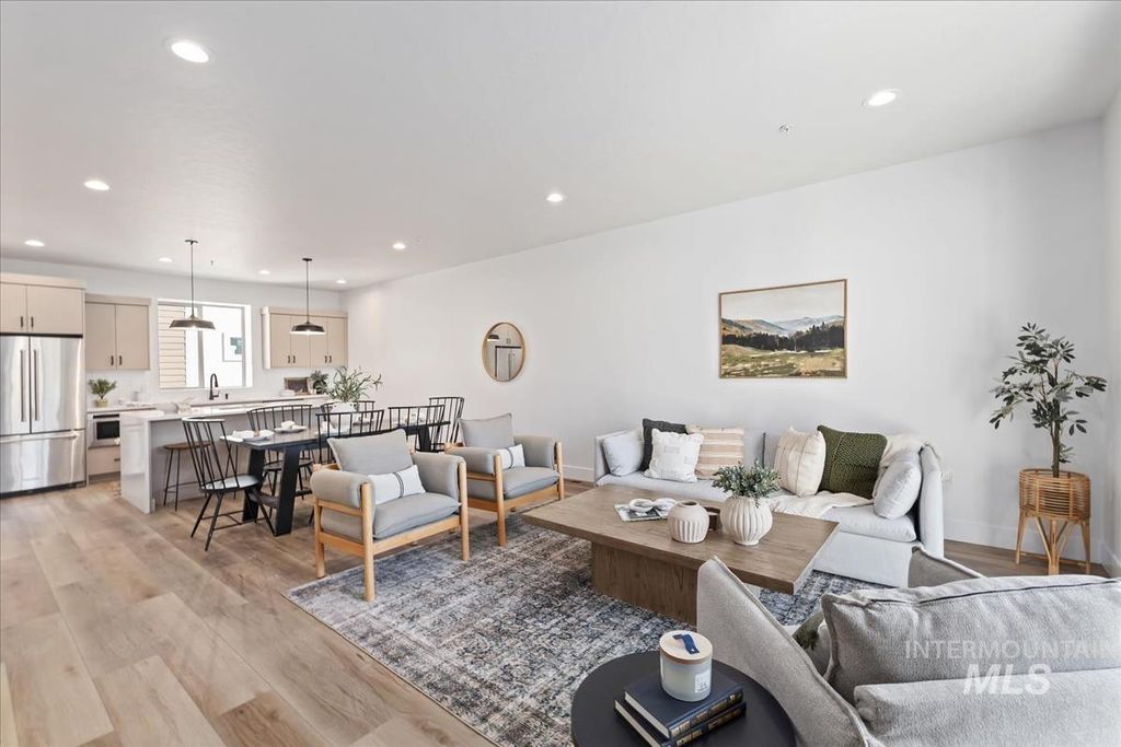 Photo of 1725 S Rock View Ln #34, Boise, ID 83705 (MLS # 98974486)