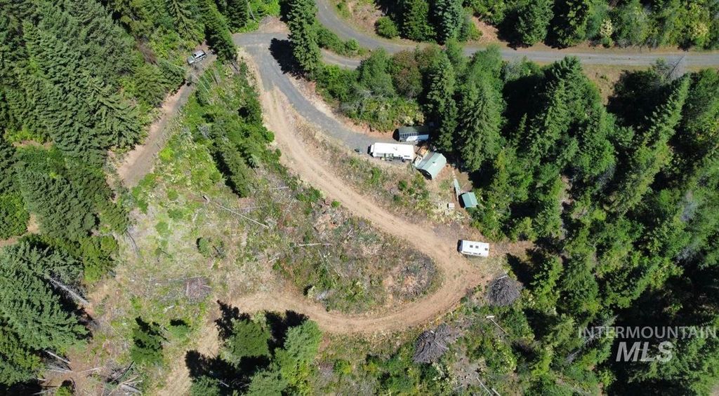 Photo of 701 Black Bear Dr, Orofino, ID 83544 (MLS # 98961410)