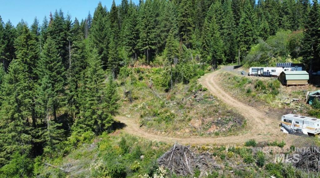 Photo of 701 Black Bear Dr, Orofino, ID 83544 (MLS # 98961410)