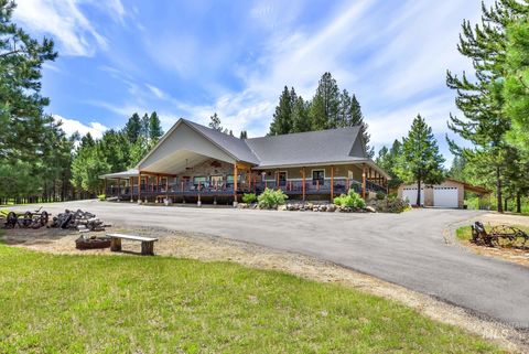 191 Clear Creek Rd Cascade ID 83611