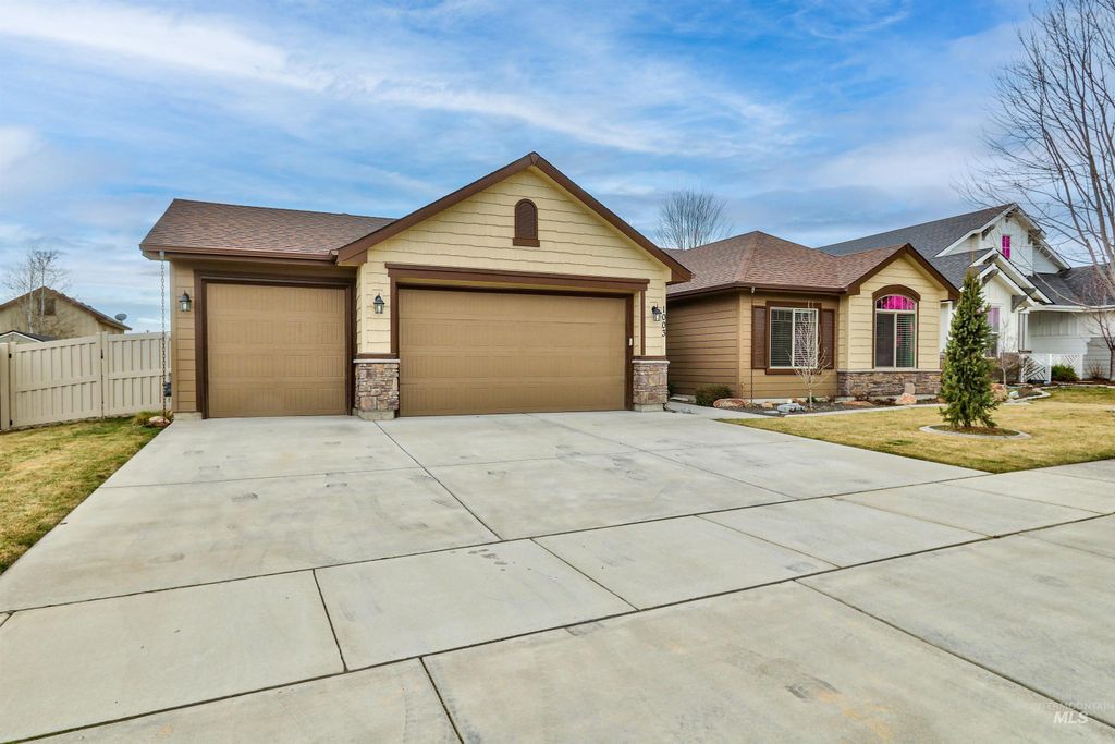 Photo of 1003 Overland Trail St, Middleton, ID 83644 (MLS # 98978791)