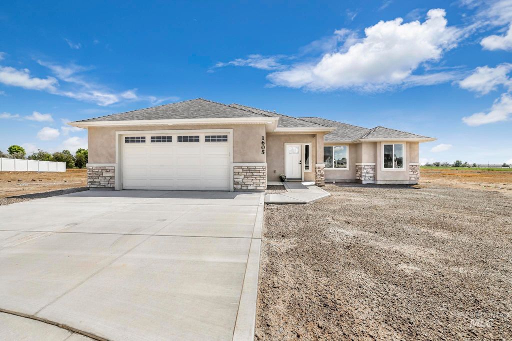 Photo of 1401 Leslie Drive, Jerome, ID 83338 (MLS # 98985191)