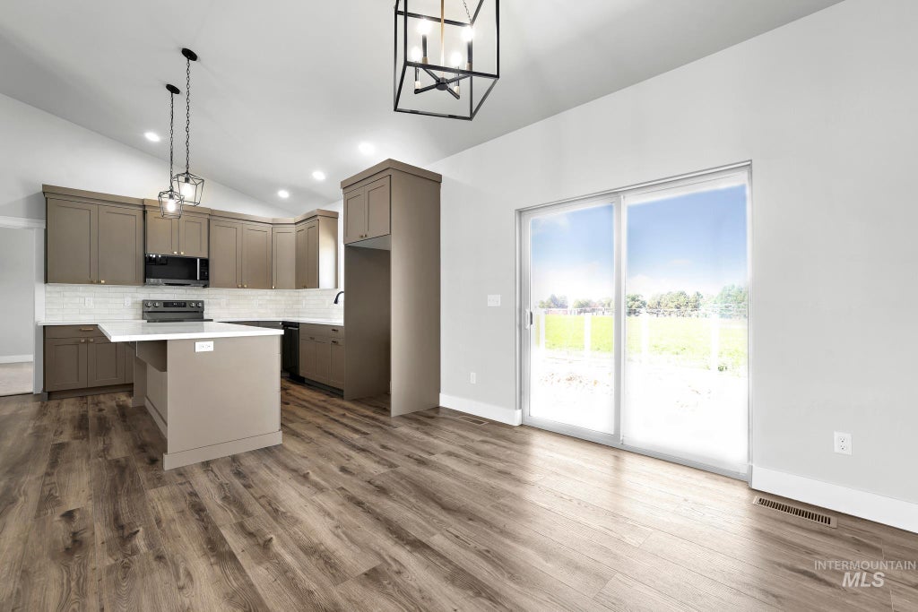 Photo of 1401 Leslie Drive, Jerome, ID 83338 (MLS # 98985191)