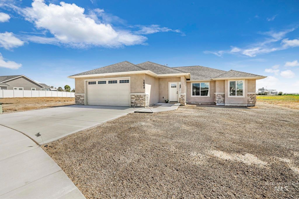 Photo of 1401 Leslie Drive, Jerome, ID 83338 (MLS # 98985191)