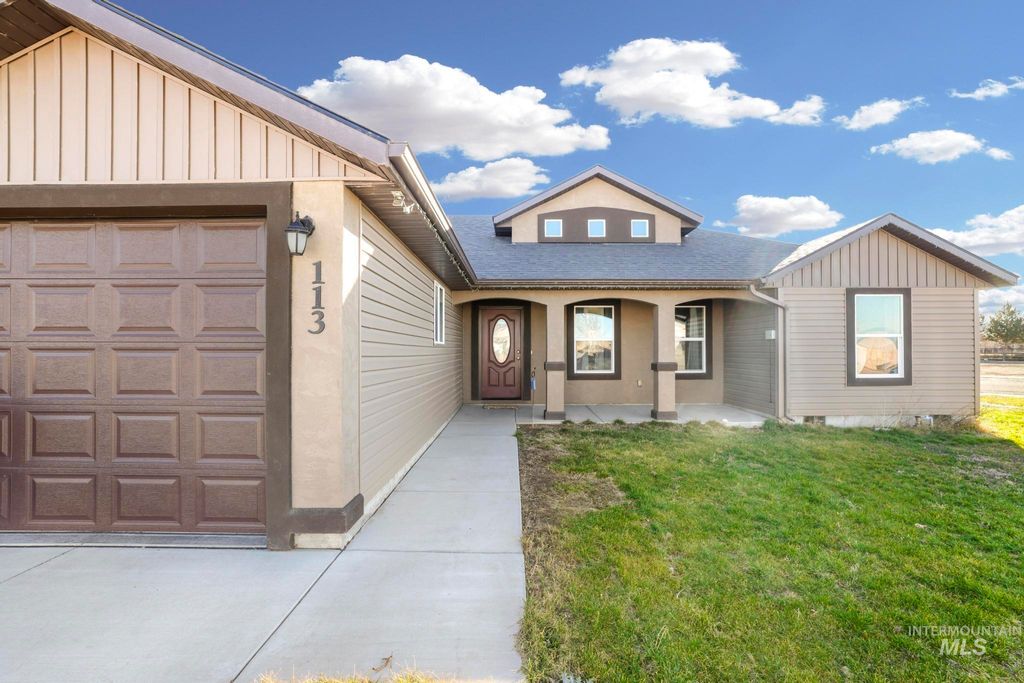 Photo of 113 Riverview Drive, Shoshone, ID 83352 (MLS # 98976721)
