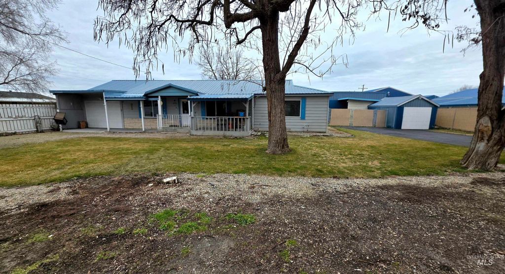 Photo of 684 S Park St, Payette, ID 83661 (MLS # 98978172)