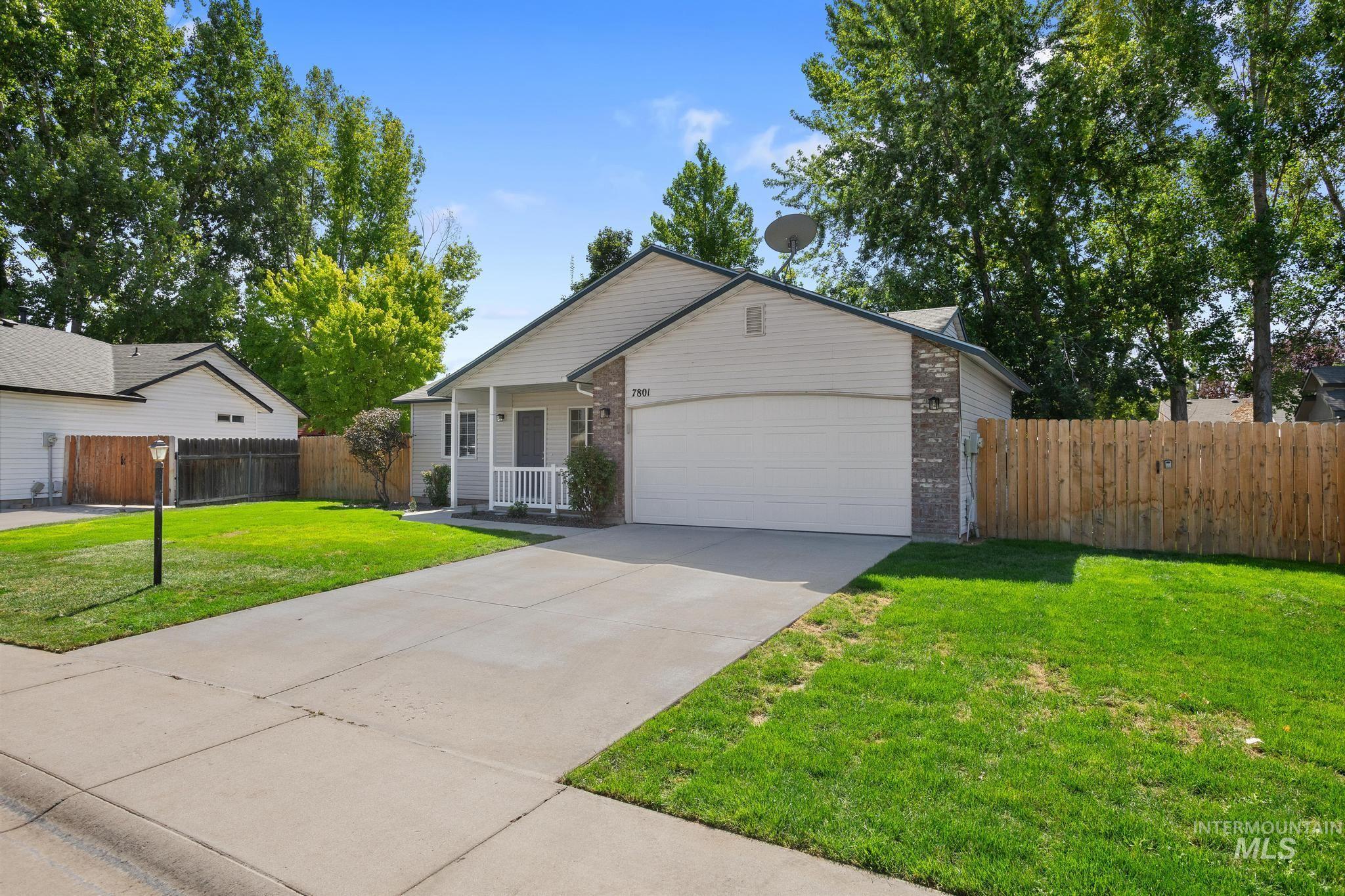 7801 E Mountain Oak Dr