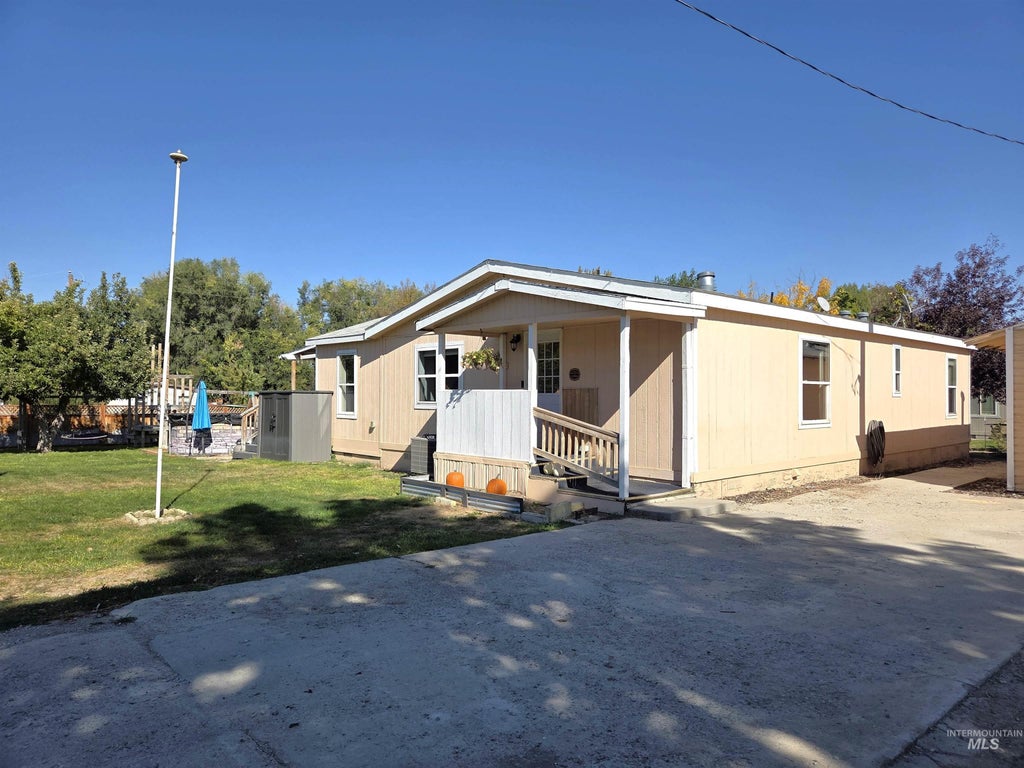 Photo of 4412 Diane St, Nampa, ID 83686 (MLS # 99003077)