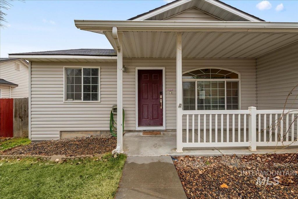 Photo of 14413 Gresham Dr, Caldwell, ID 83607 (MLS # 98974642)