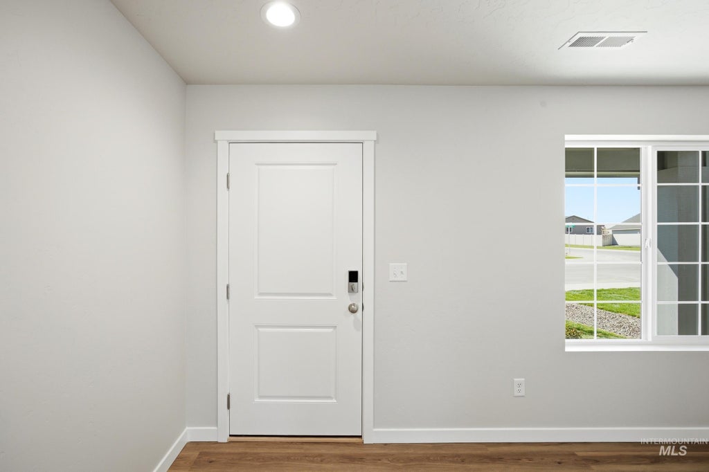 Photo of 14068 Shiny Spruce St, Caldwell, ID 83607 (MLS # 98998505)