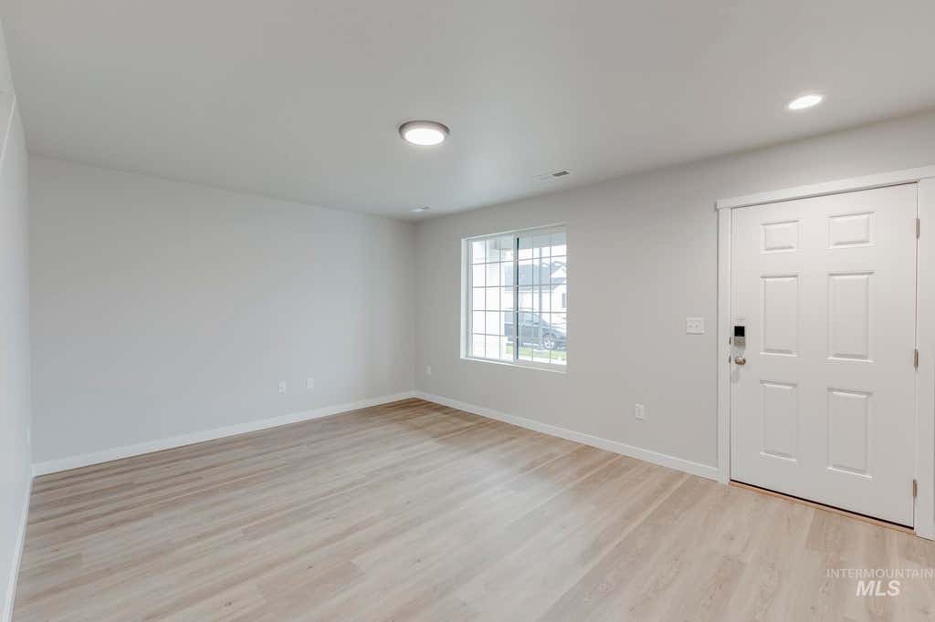 Photo of 14068 Shiny Spruce St, Caldwell, ID 83607 (MLS # 98998505)