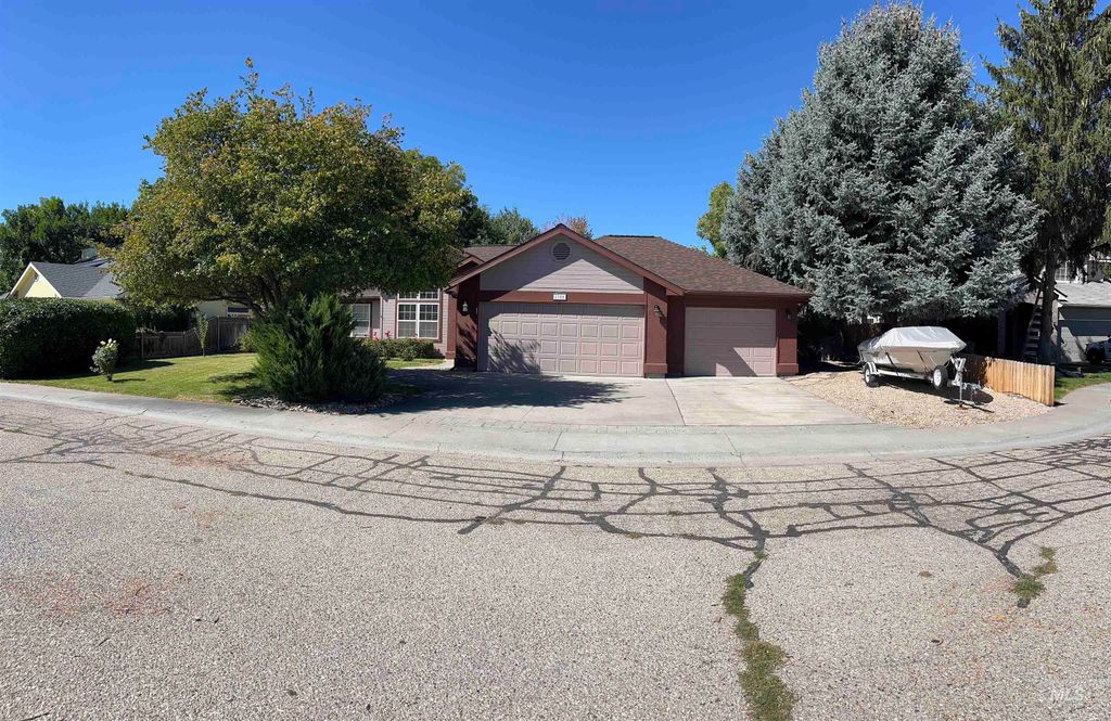 Photo of 1785 Knight Court, Mountain Home, ID 83647 (MLS # 98962283)