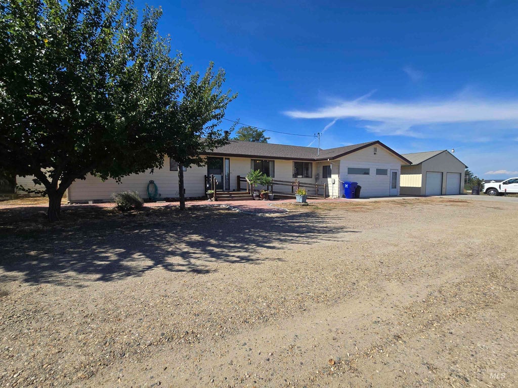 Photo of 2600 Nw 2nd Ave, Fruitland, ID 83619 (MLS # 99001665)