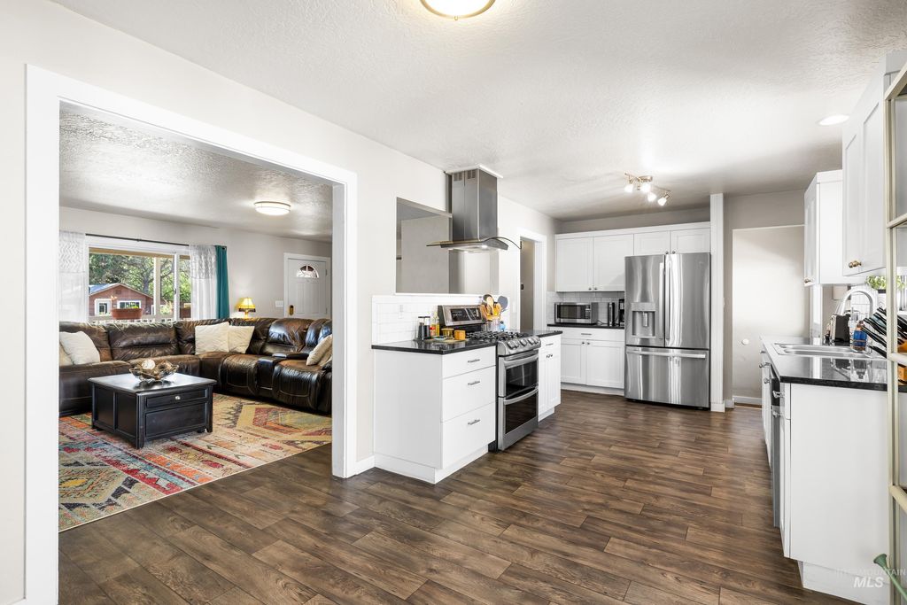 Photo of 3510 Lassen St, Boise, ID 83703 (MLS # 98976116)