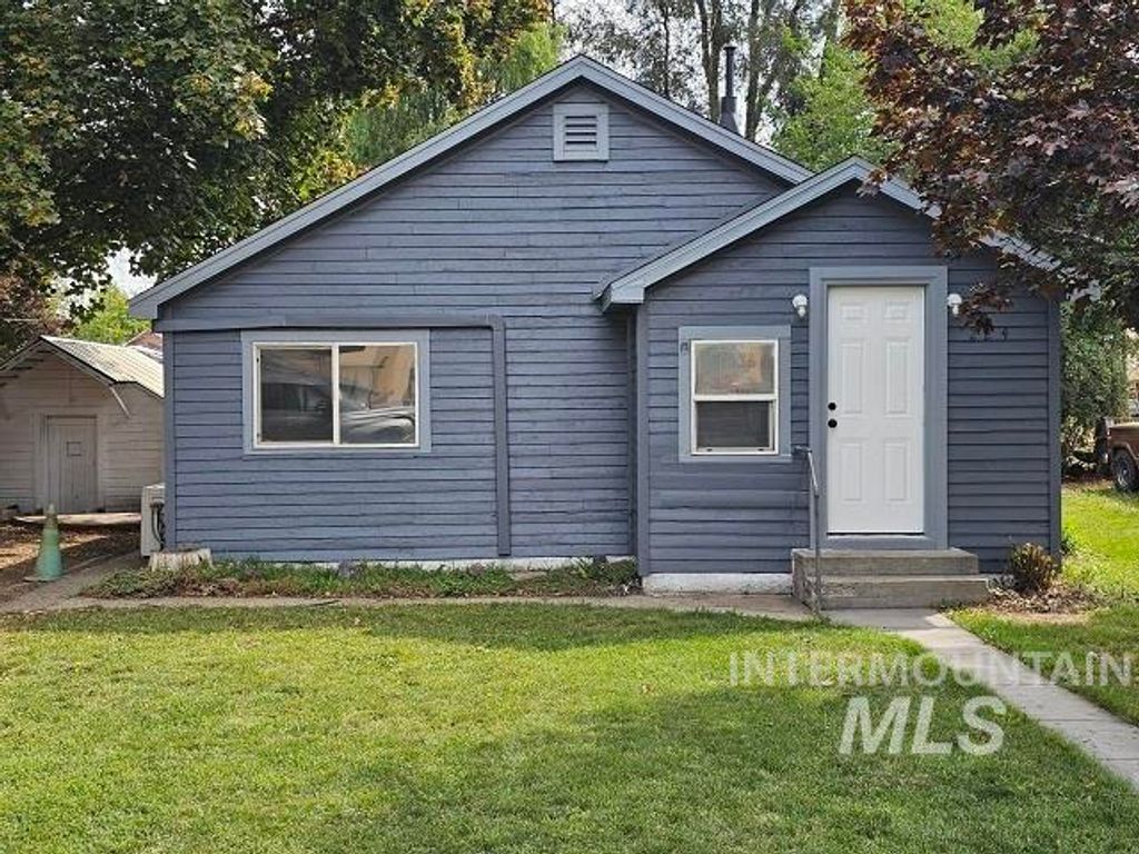 Photo of 224 Holly Ave, New Plymouth, ID 83655 (MLS # 98960601)