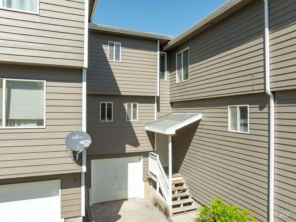 Photo of 562 Deer Meadow Ct #2, Moscow, ID 83843 (MLS # 98959690)