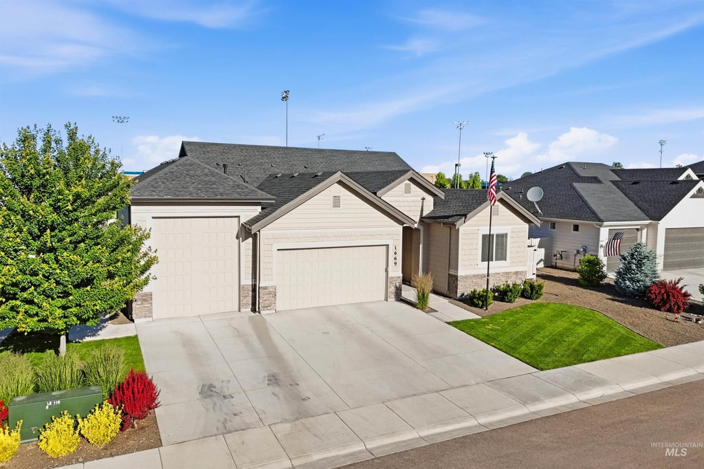 Photo of 1669 Loch Ness Ave, Middleton, ID 83644 (MLS # 98988924)
