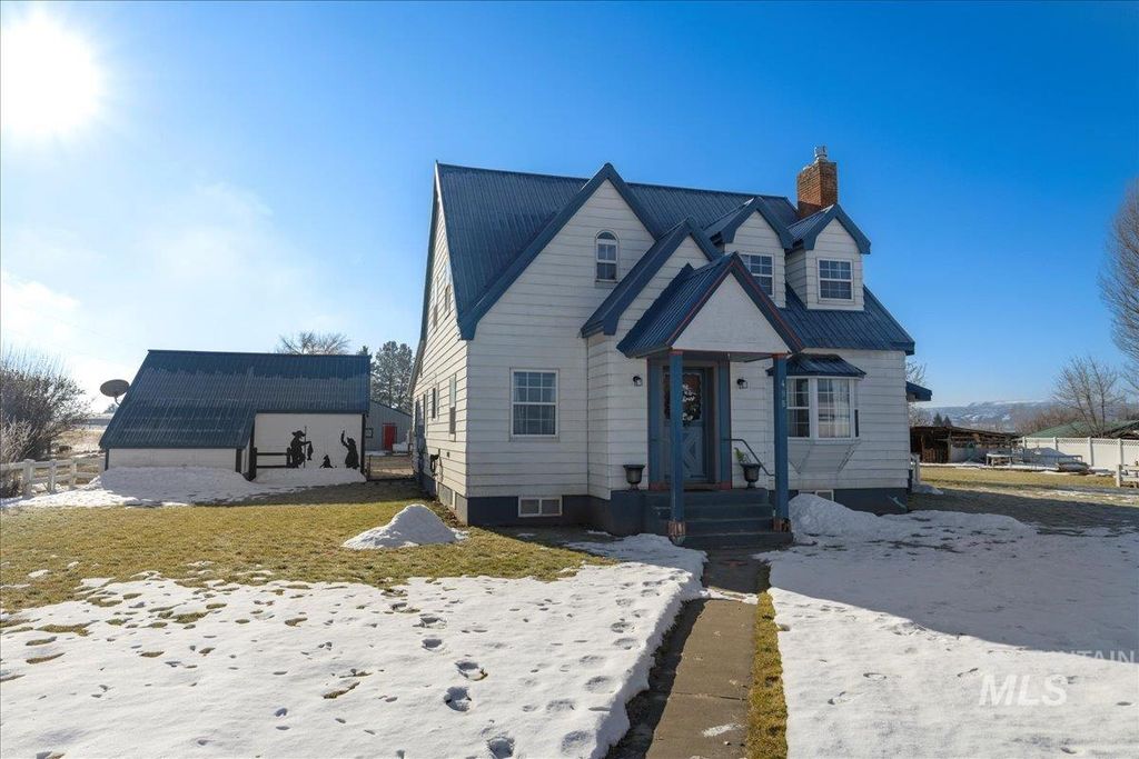 Photo of 495 E Bridge St, Midvale, ID 83645 (MLS # 98974506)