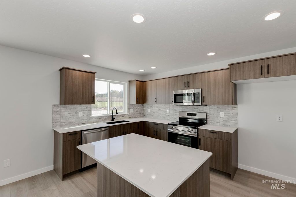 Photo of 9052 W Camellia St, Nampa, ID 83687 (MLS # 98966399)