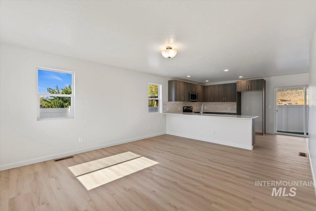 Photo of 1916 E Shortline Dr, Nampa, ID 83687 (MLS # 99004387)