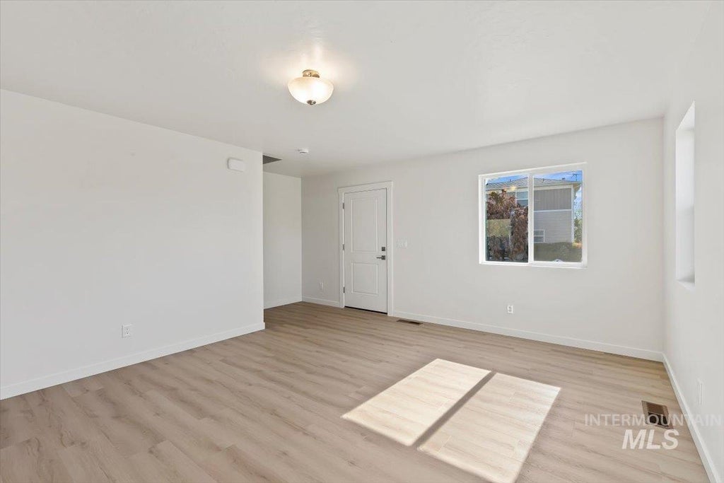 Photo of 1916 E Shortline Dr, Nampa, ID 83687 (MLS # 99004387)
