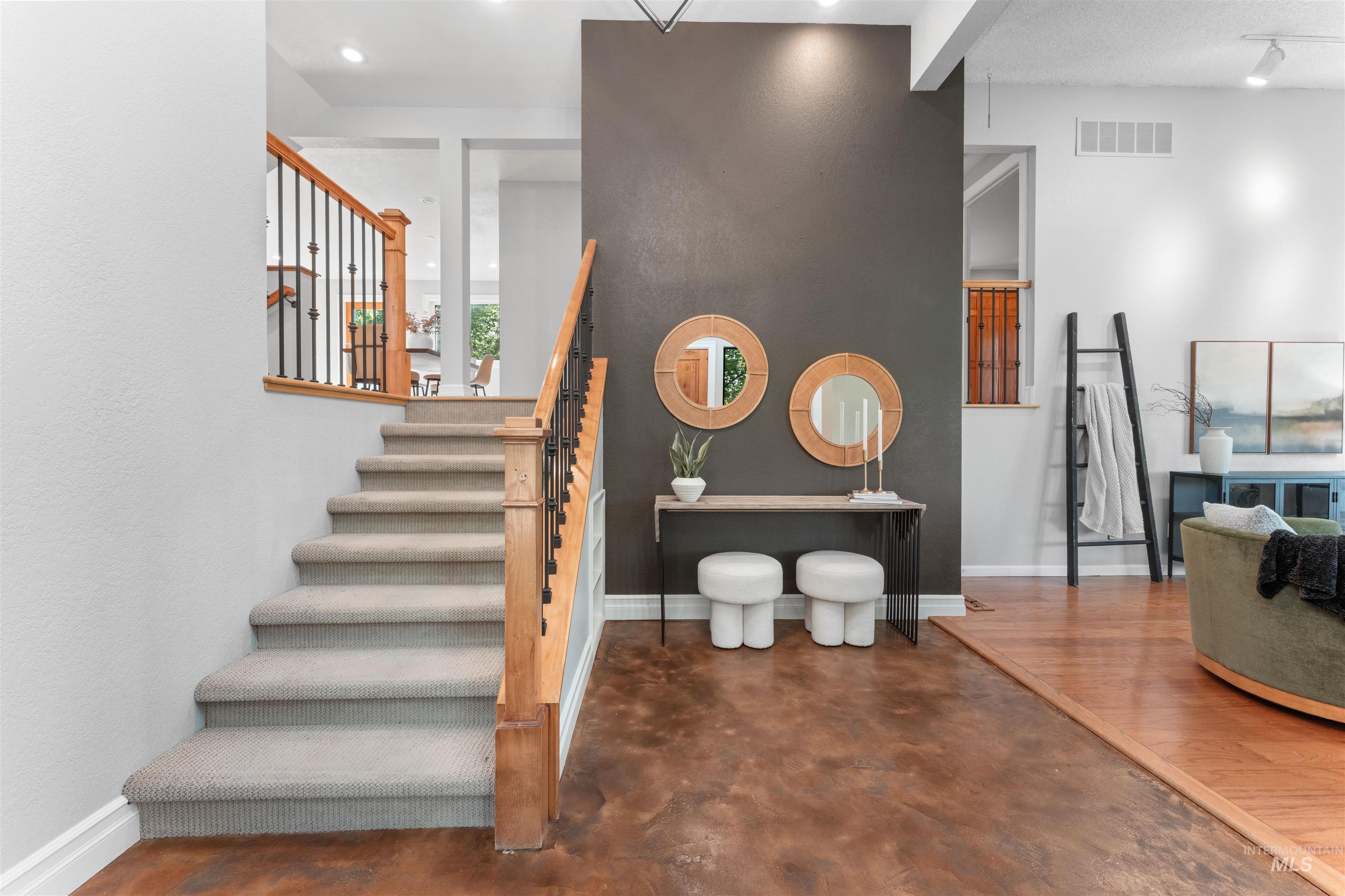 3668 N La Fontana Way