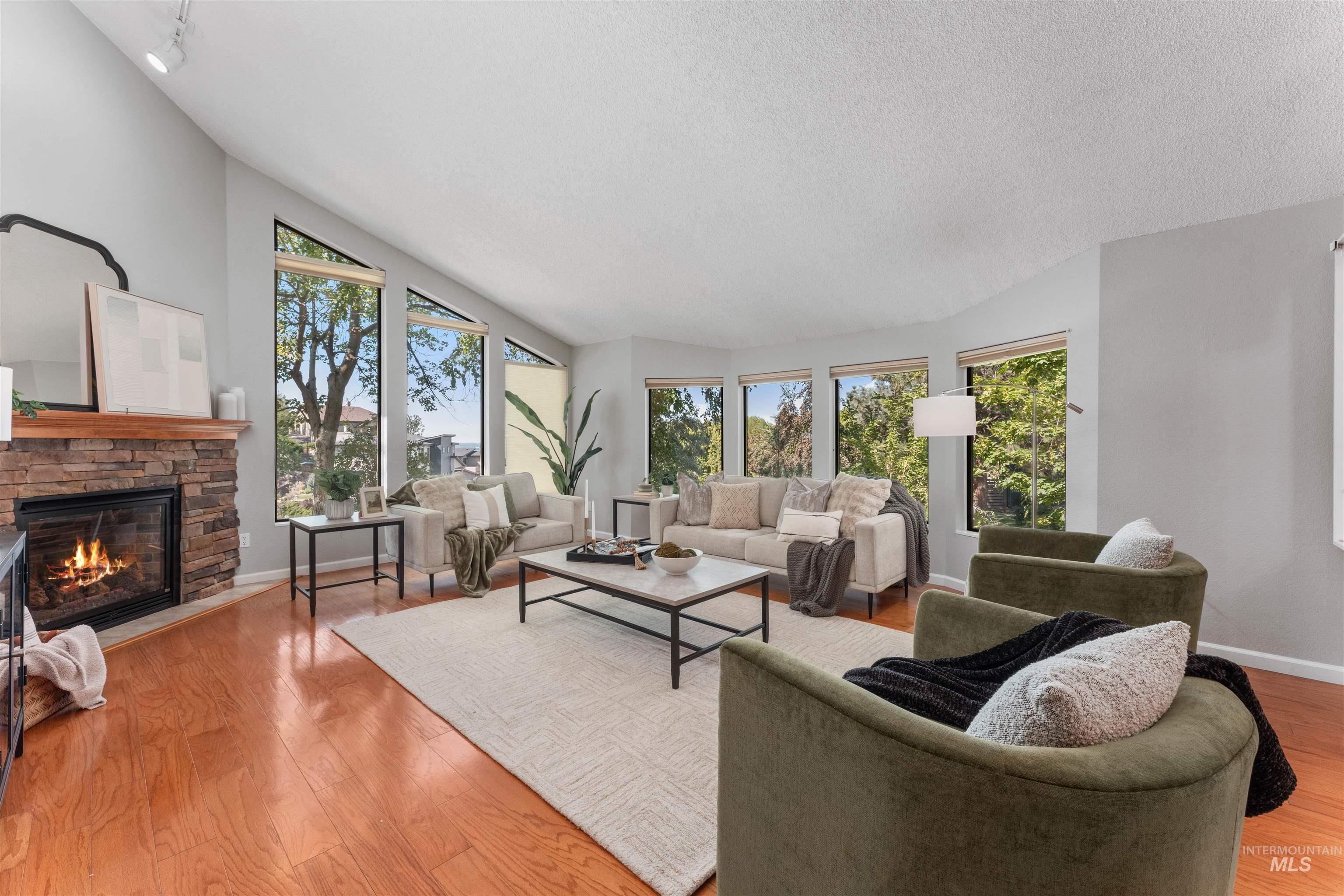 3668 N La Fontana Way