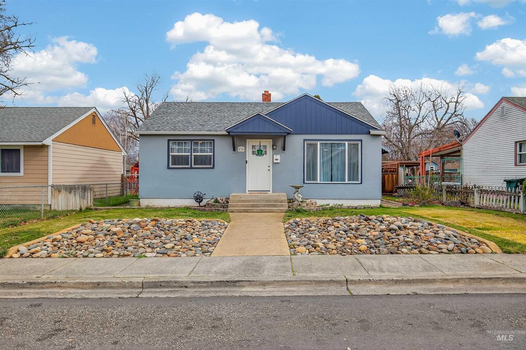 Photo of 835 12th St, Clarkston, WA 99403 (MLS # 98977270)